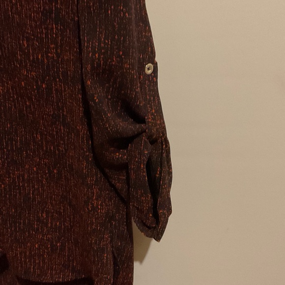 Black and red blouse - Picture 2 of 5